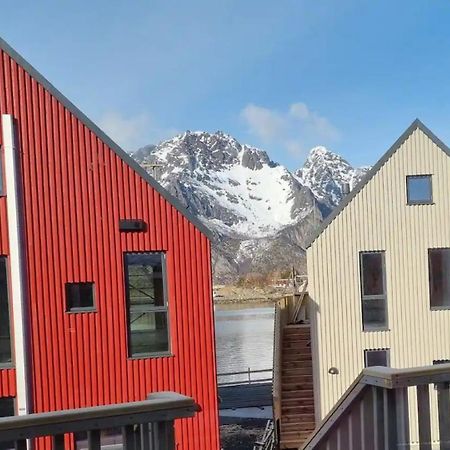Modern Apartment By The Sea In Henningsvaer Exterior photo