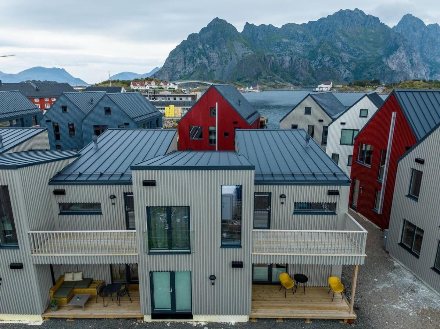 Modern Apartment By The Sea In Henningsvaer Exterior photo
