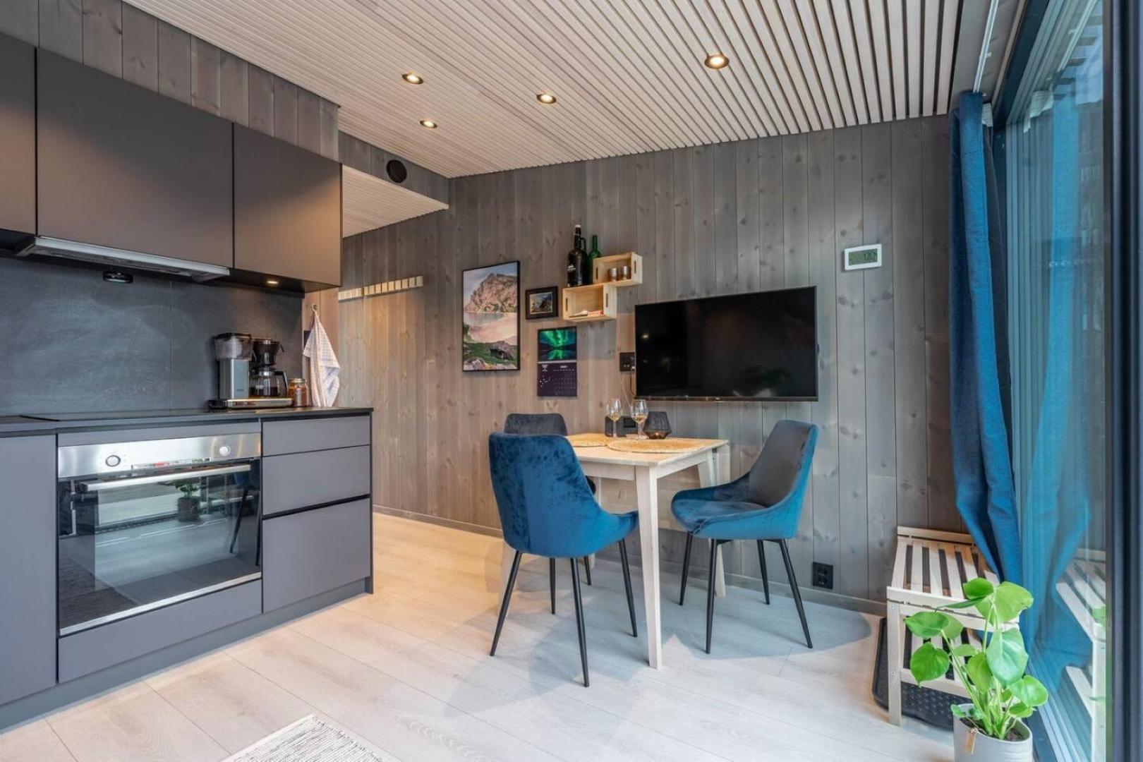 Modern Apartment By The Sea In Henningsvaer Exterior photo